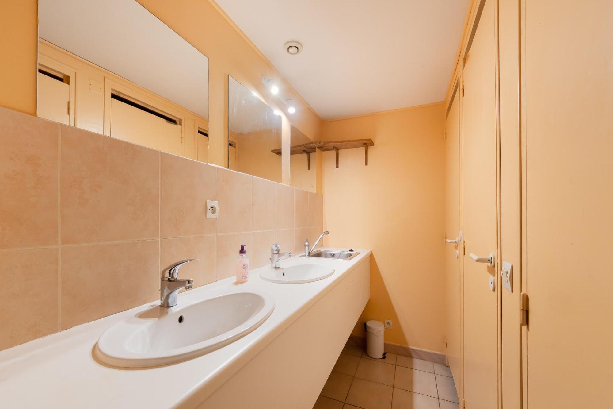 Gite De La Tour Saint-Guilhem-le-Desert Exterior photo